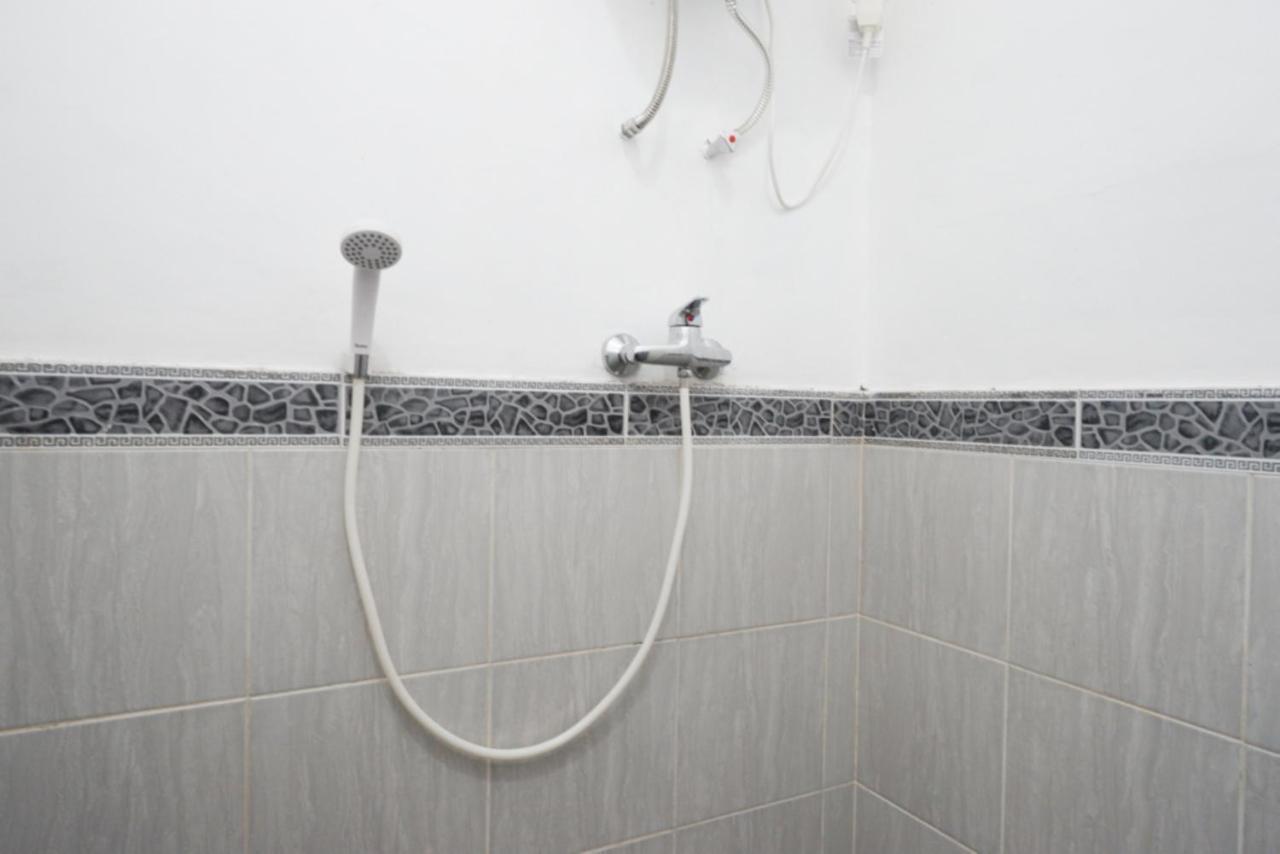 Reddoorz Near Universitas Semarang 2 Alastuwo Екстериор снимка